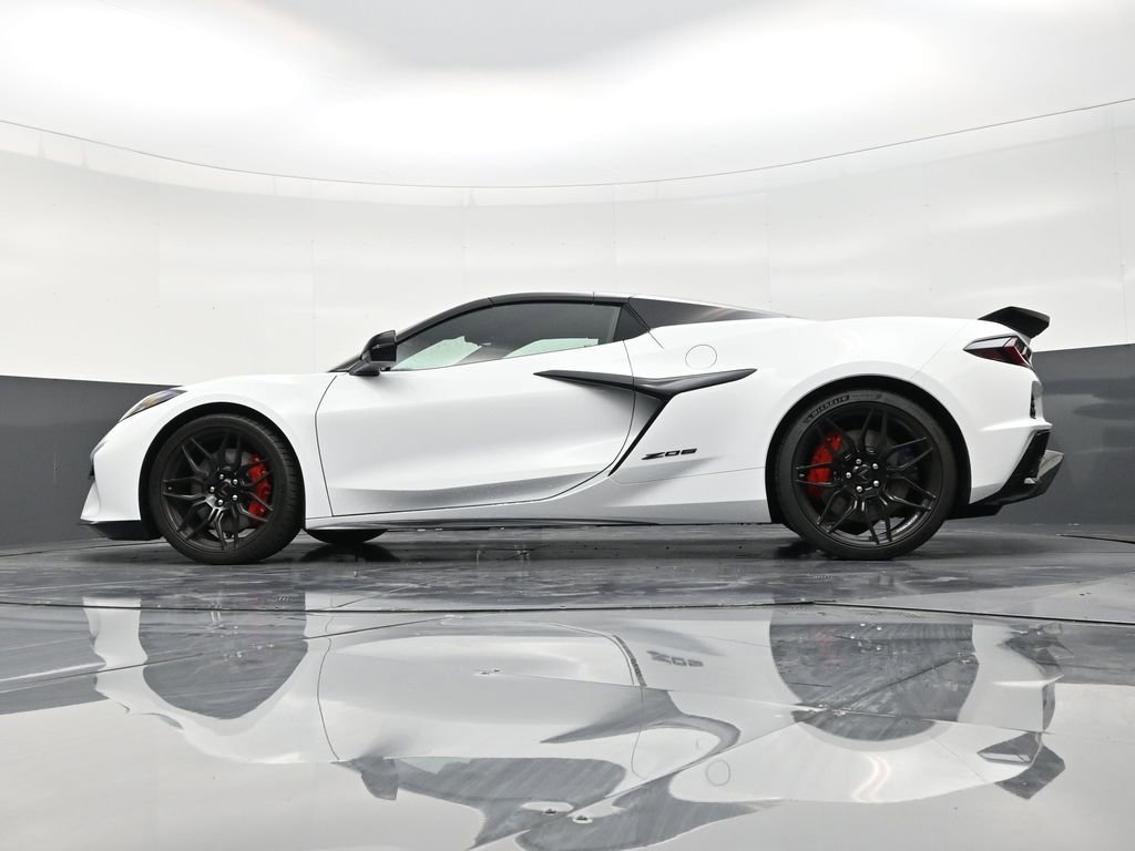 Used 2026 Chevrolet Corvette Z06 RWD image 21