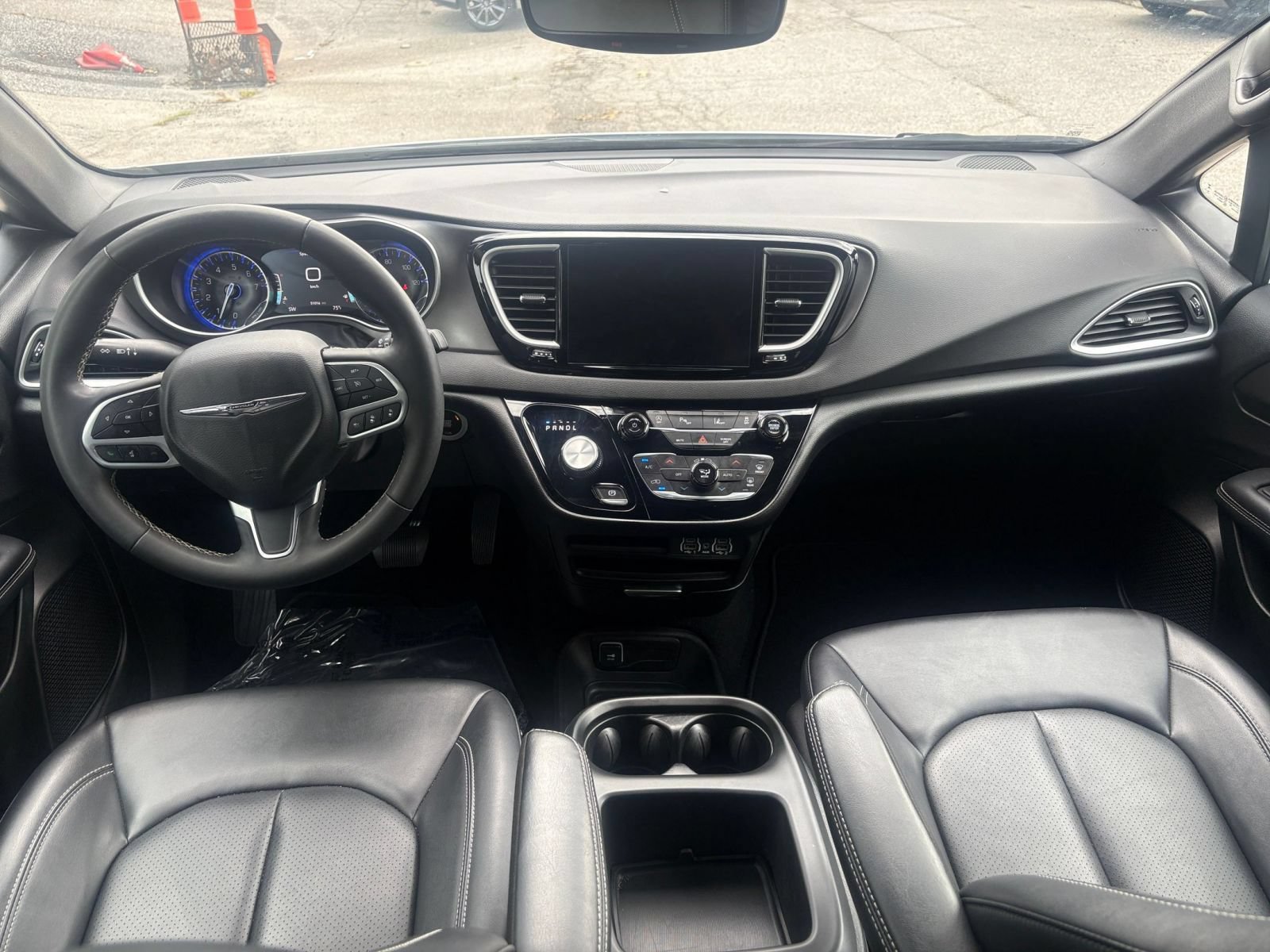 Used 2025 Chrysler Pacifica Select FWD image 28