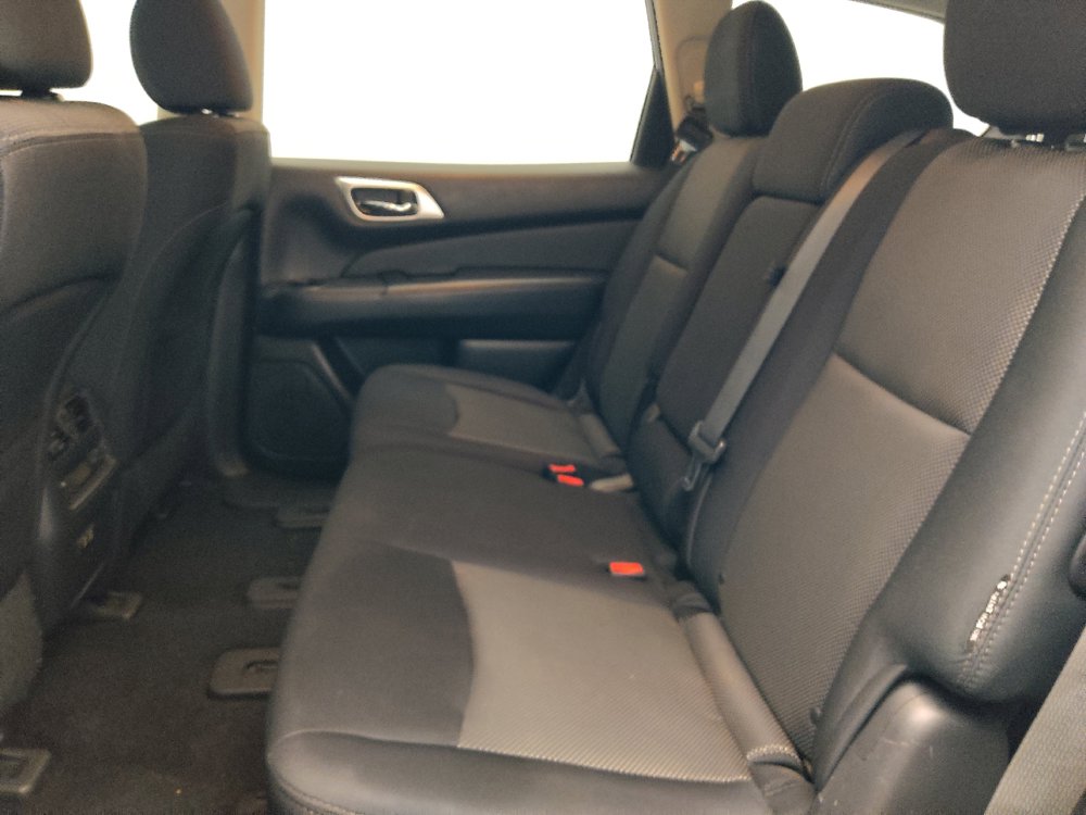 Used 2019 Nissan Pathfinder S FWD image 18