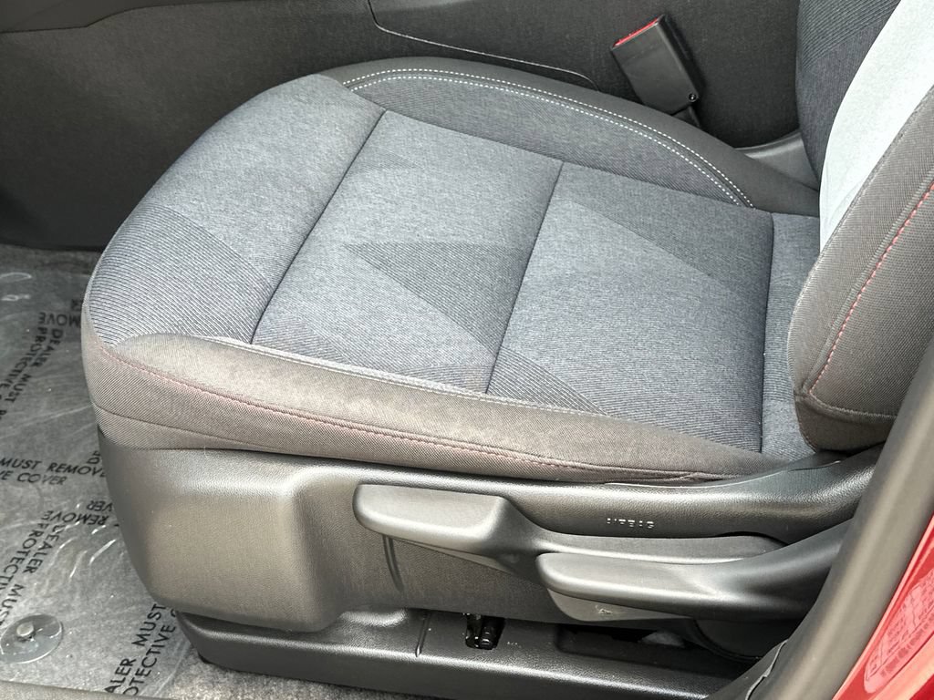 Used 2025 Chevrolet Trax RS w/ Sunroof Package FWD image 20