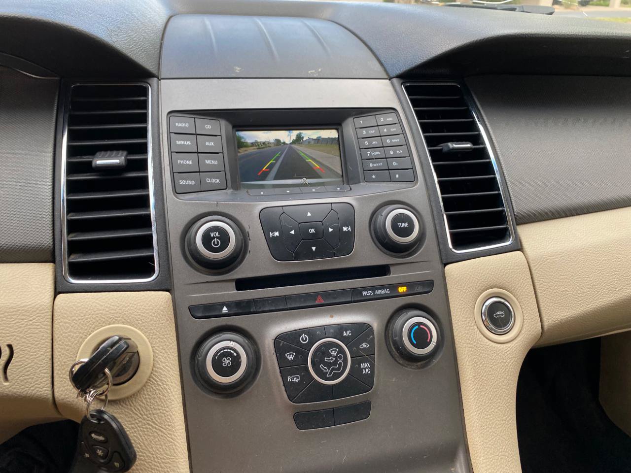 Used 2018 Ford Taurus SE FWD image 66