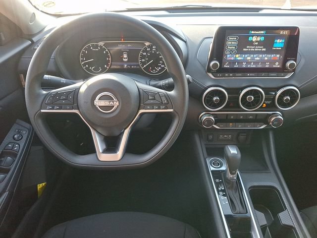Used 2025 Nissan Sentra SV FWD image 11