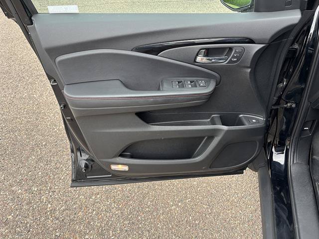 Used 2020 Honda Ridgeline Black Edition image 17