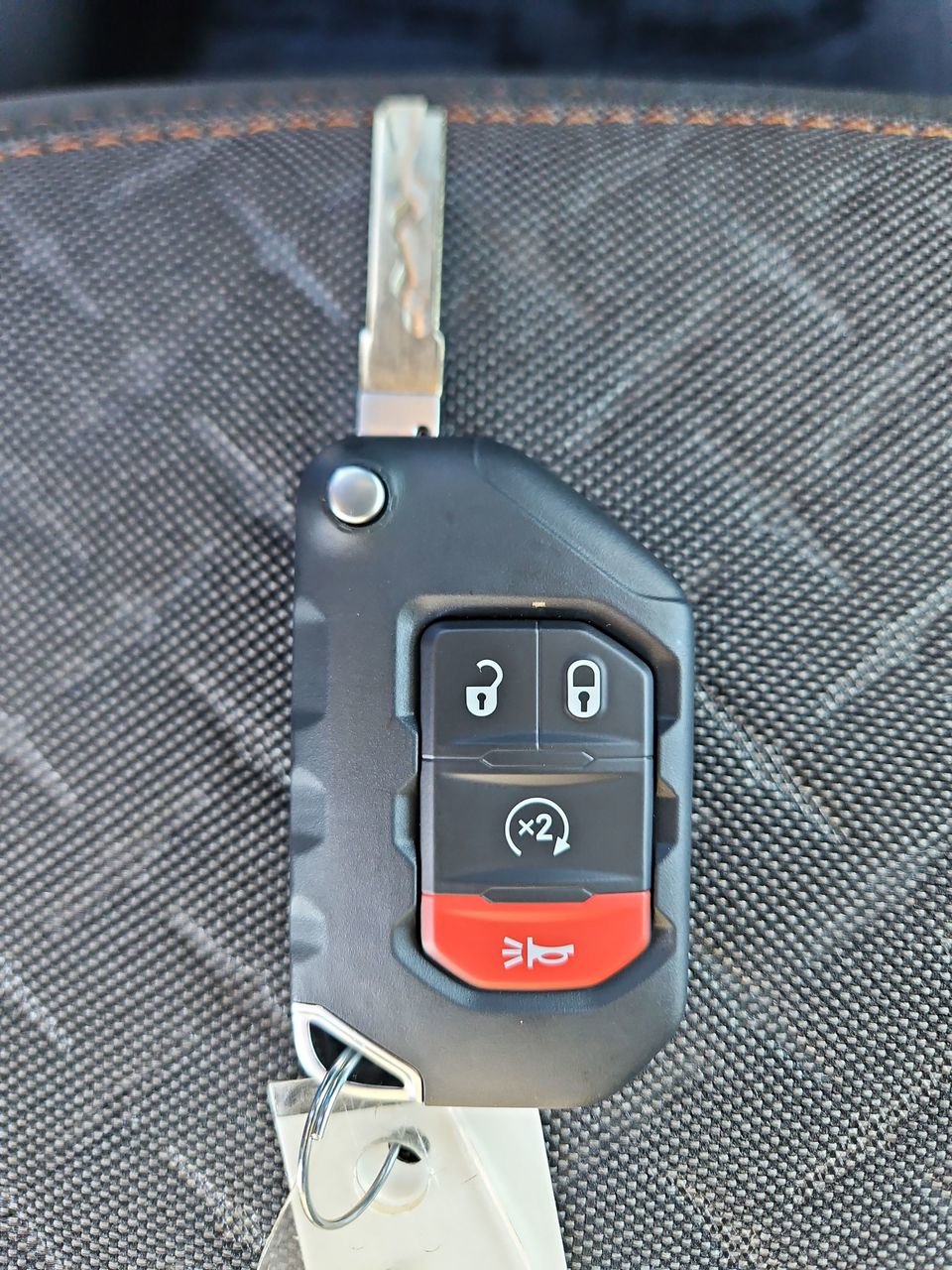 New 2025 Jeep Gladiator Mojave w/ Safety Group image 32