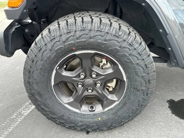 Used 2023 Jeep Gladiator Sport AWD/4WD image 13