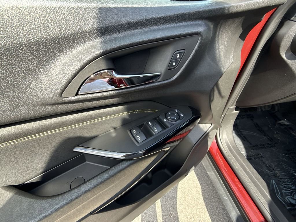 Used 2024 Chevrolet Trax LT w/ Driver Confidence Package FWD image 13