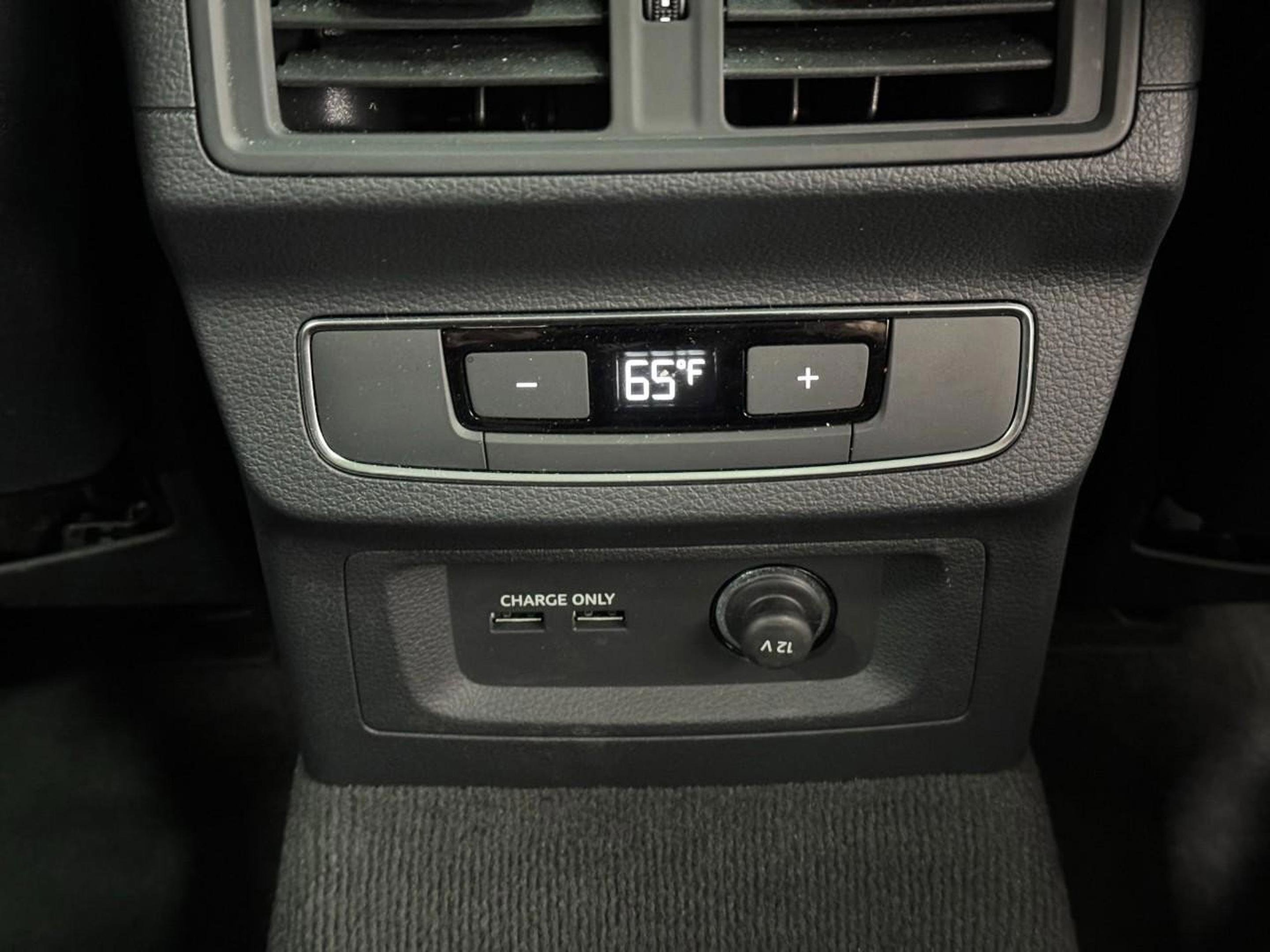 Certified 2025 Audi Q5 2.0T Premium w/ Convenience Plus Package image 11