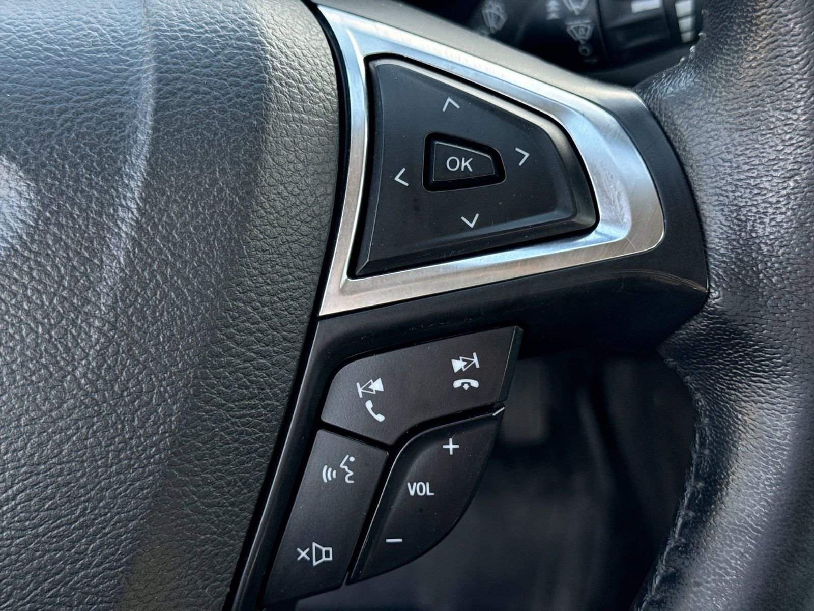 Used 2019 Ford Fusion Titanium image 26