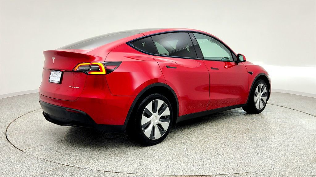 Used 2022 Tesla Model Y Long Range AWD/4WD image 5