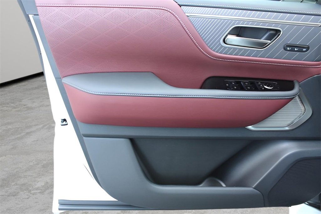 Used 2026 INFINITI QX80 Autograph w/ Premium Cargo Package image 17