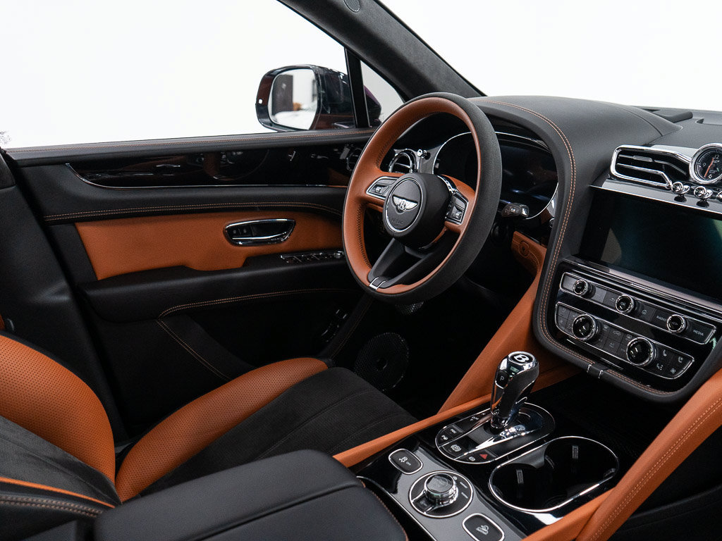 Certified 2022 Bentley Bentayga AWD/4WD image 28