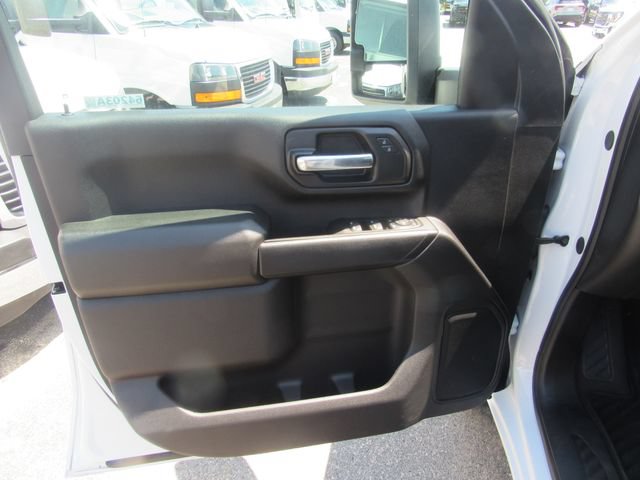 Certified 2025 GMC Sierra 2500 Pro w/ 1SA Pro Safety Plus Package AWD/4WD image 8