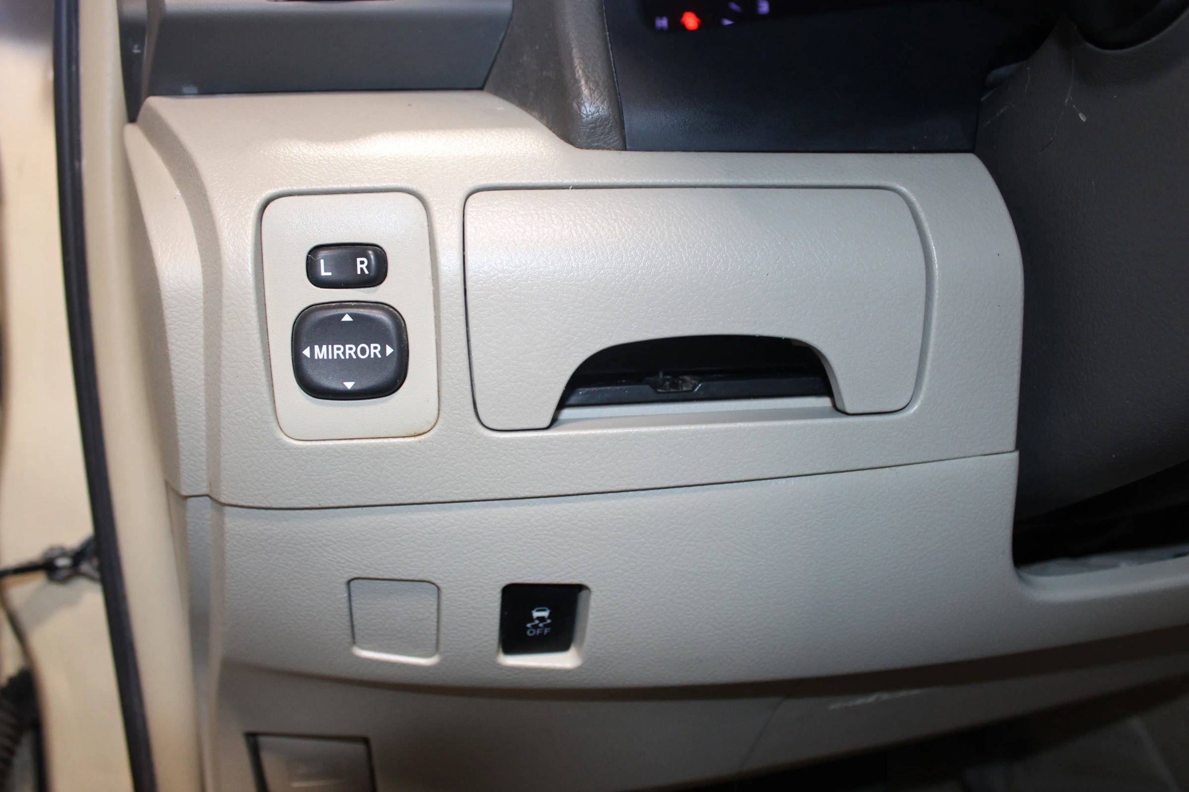 Used 2010 Toyota Camry XLE image 11