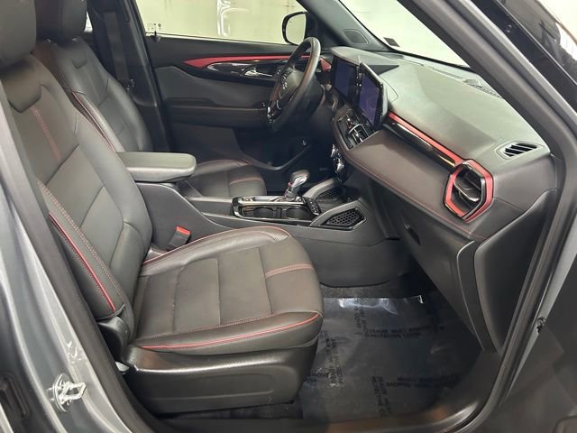 Used 2025 Chevrolet TrailBlazer RS w/ Convenience Package AWD/4WD image 14