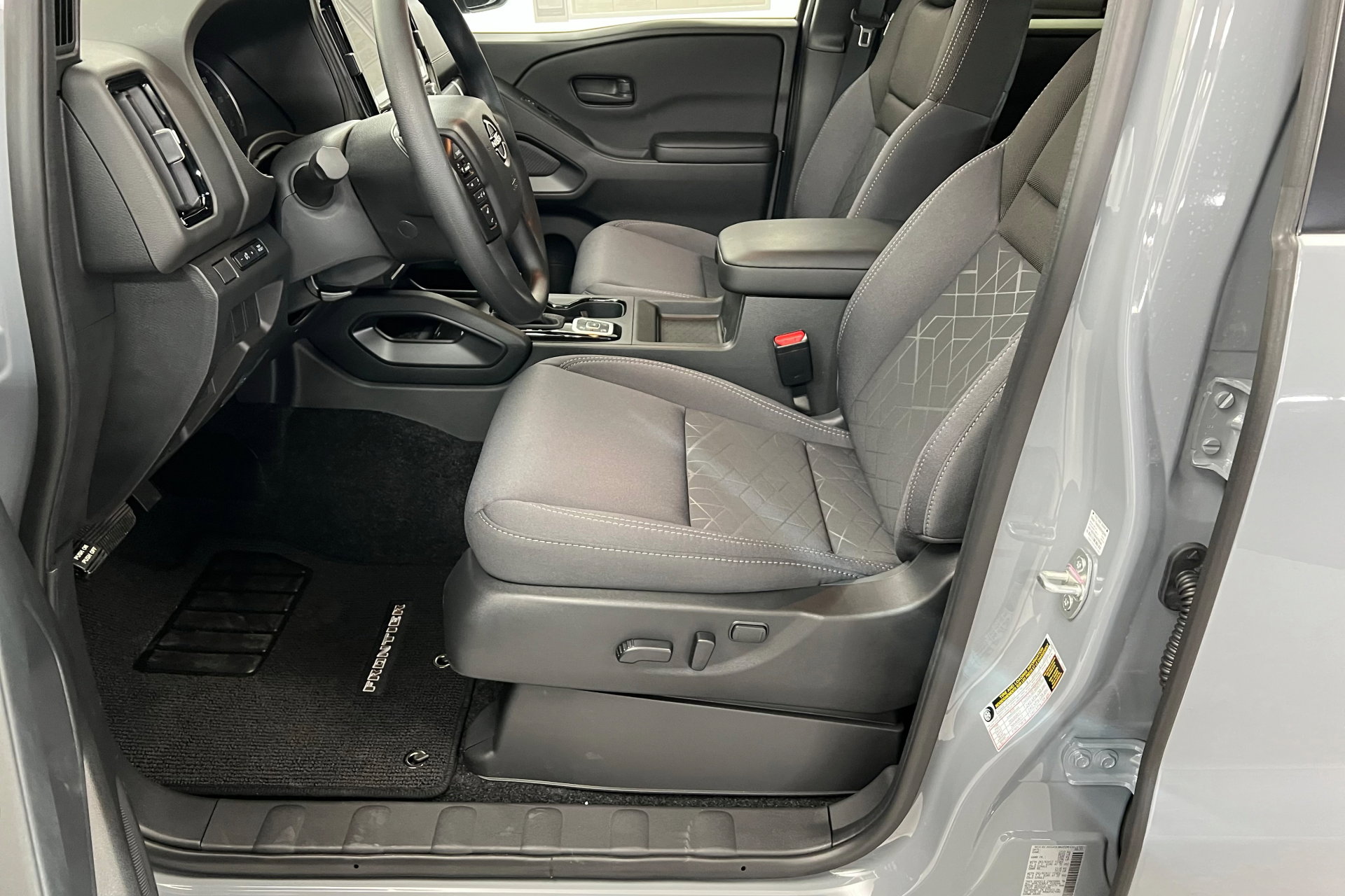 New 2026 Nissan Frontier SV w/ Tow Package image 17