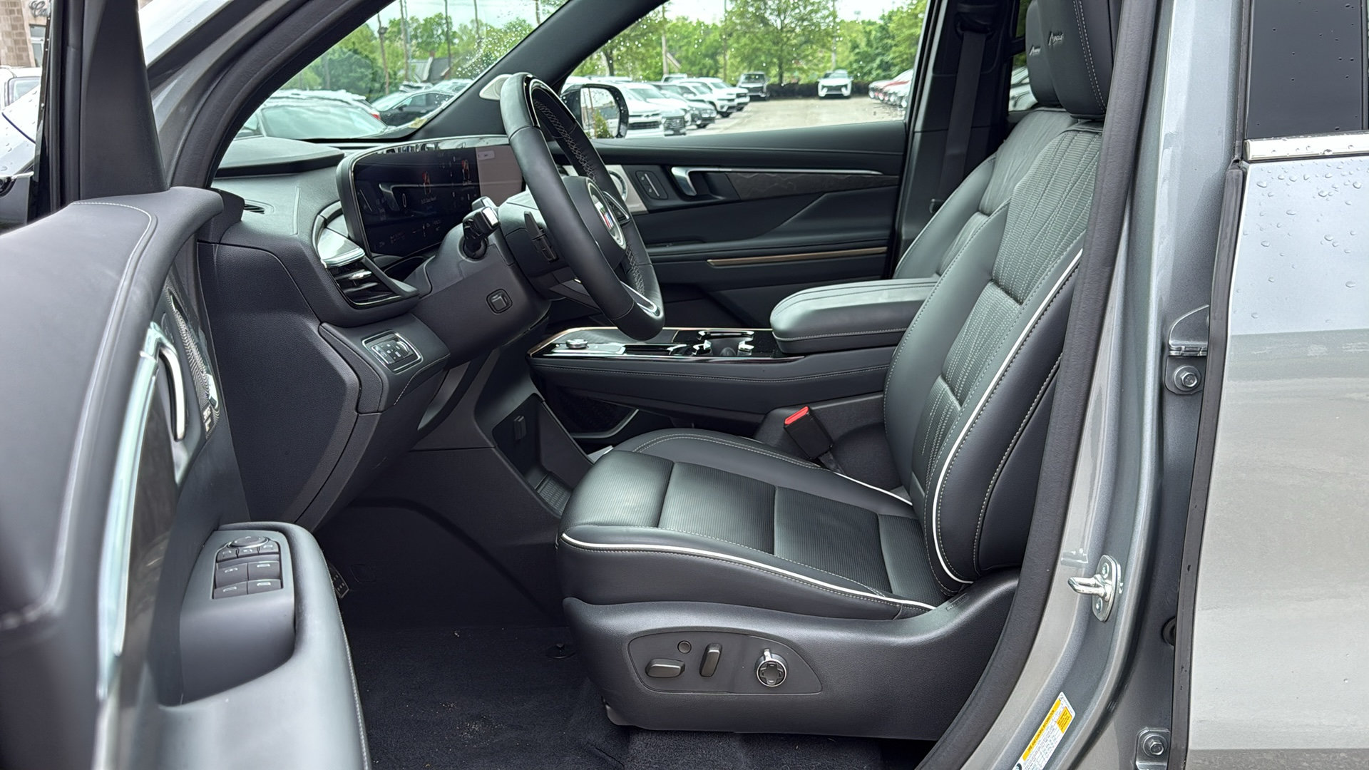 Used 2025 Buick Enclave Avenir w/ Super Cruise Package AWD/4WD image 8