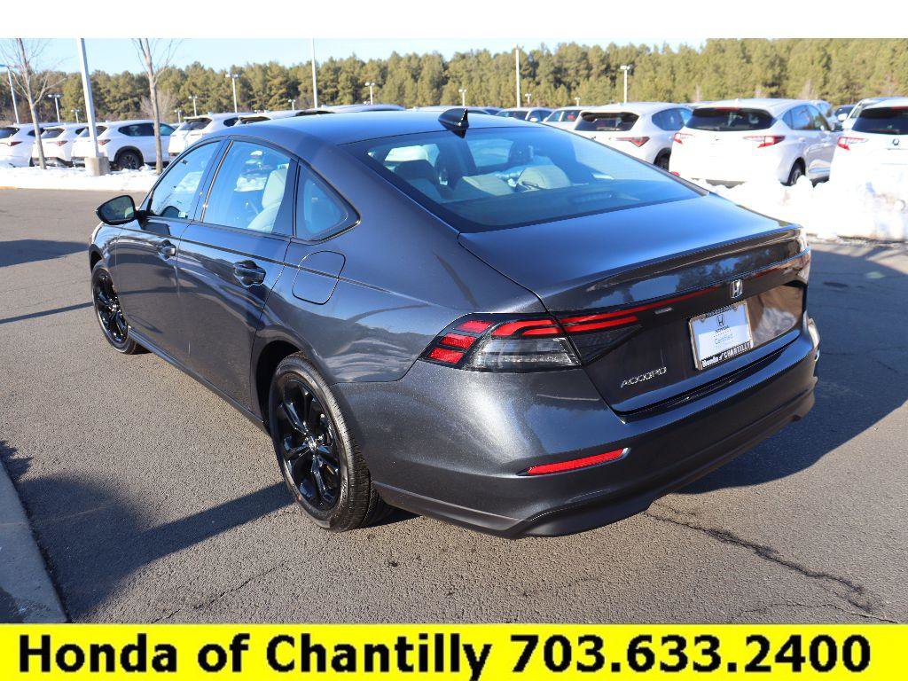 Certified 2025 Honda Accord SE image 5