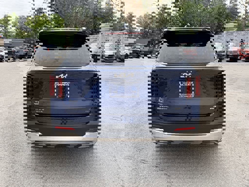 Certified 2025 Kia Sorento S image 5