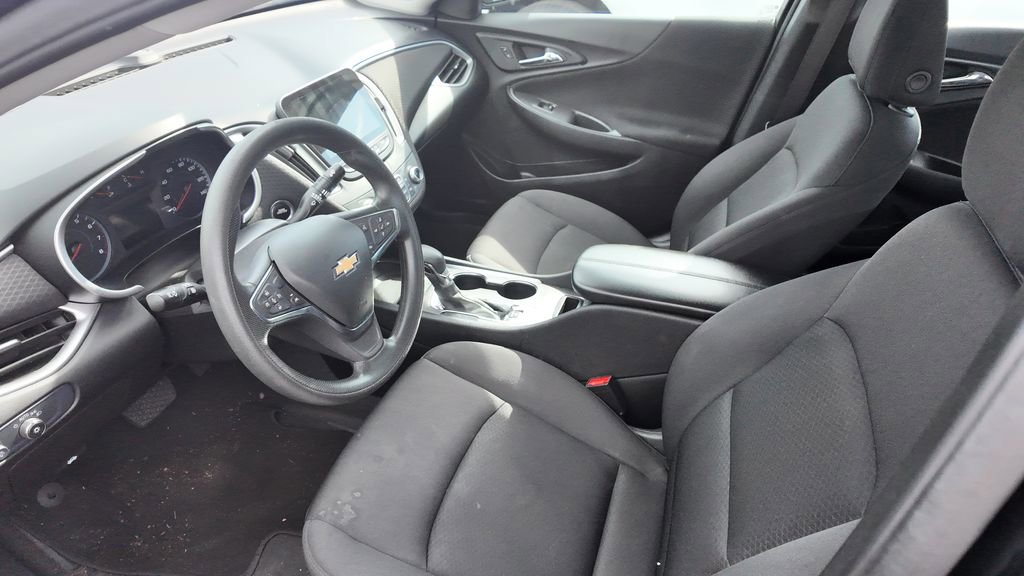 Used 2025 Chevrolet Malibu LT image 5
