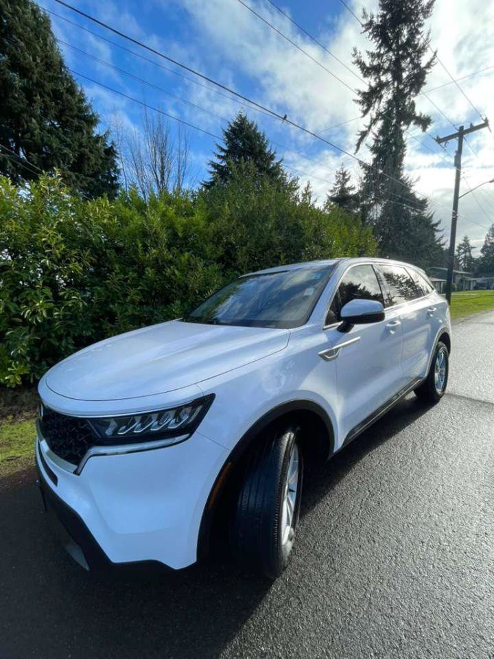 Used 2021 Kia Sorento LX AWD/4WD image 3