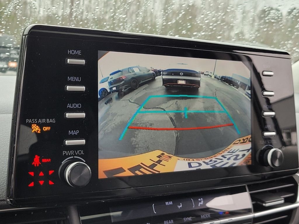 Used 2021 Toyota Sienna XLE FWD image 20