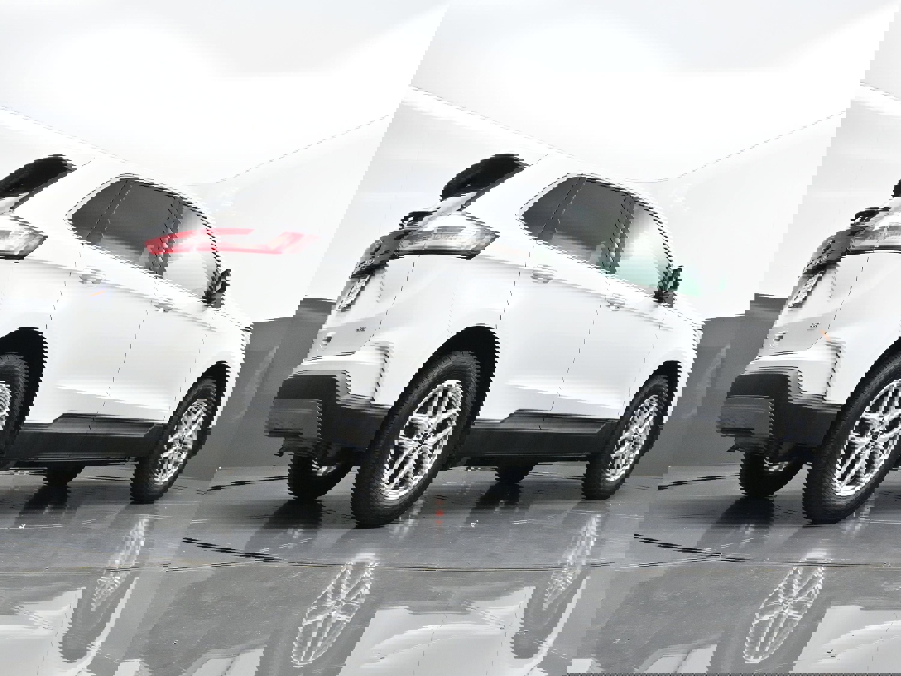 Used 2023 Ford Edge SEL image 36