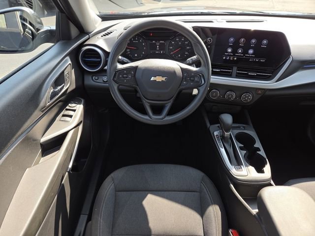 Used 2024 Chevrolet Trax LS w/ LS Convenience Package FWD image 27