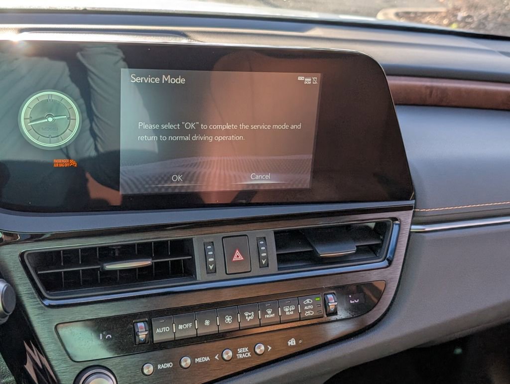 Used 2022 Lexus ES 350 w/ Premium Package image 21