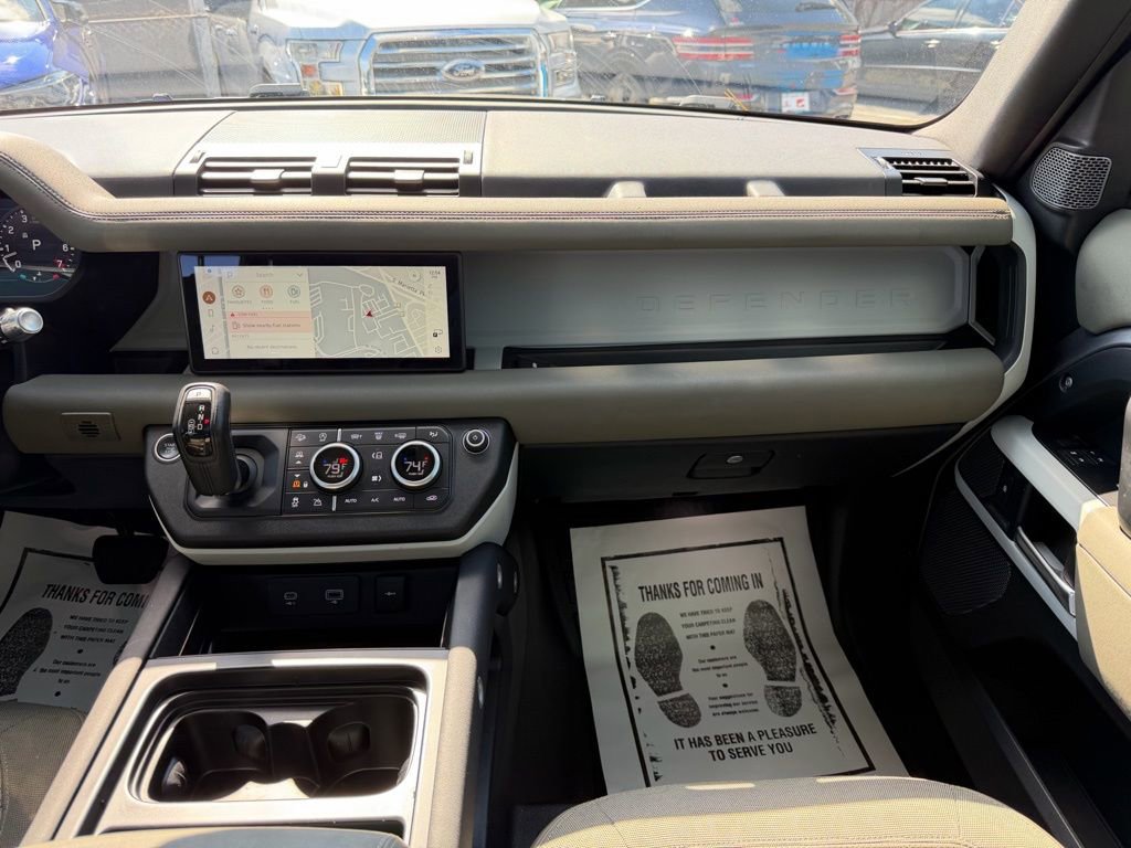 Used 2020 Land Rover Defender 110 SE image 26