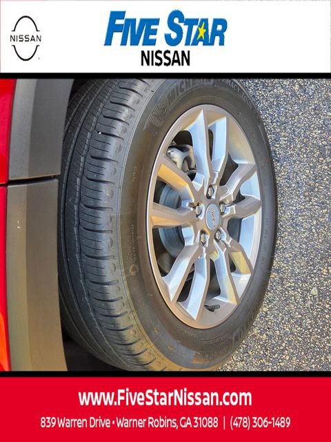 Used 2024 GMC Terrain SLT image 13