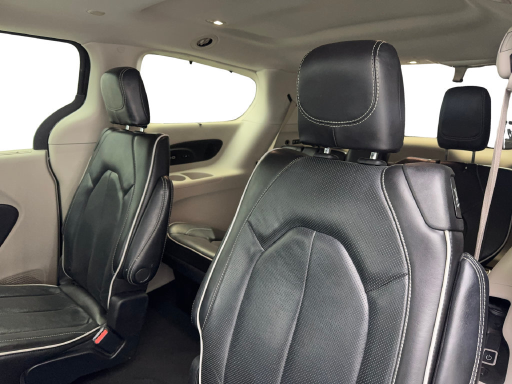 Used 2022 Chrysler Pacifica Limited FWD image 37