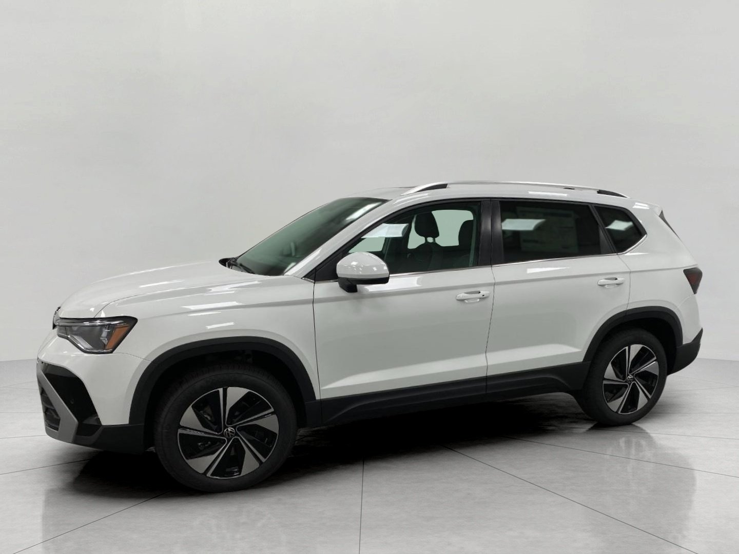 New 2026 Volkswagen Taos SE FWD image 15