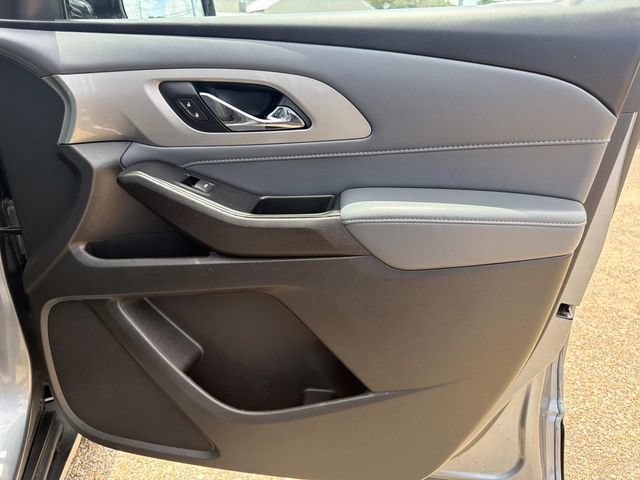 Used 2020 Chevrolet Traverse LT FWD image 17