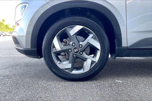 Certified 2024 Hyundai Venue SEL FWD image 8