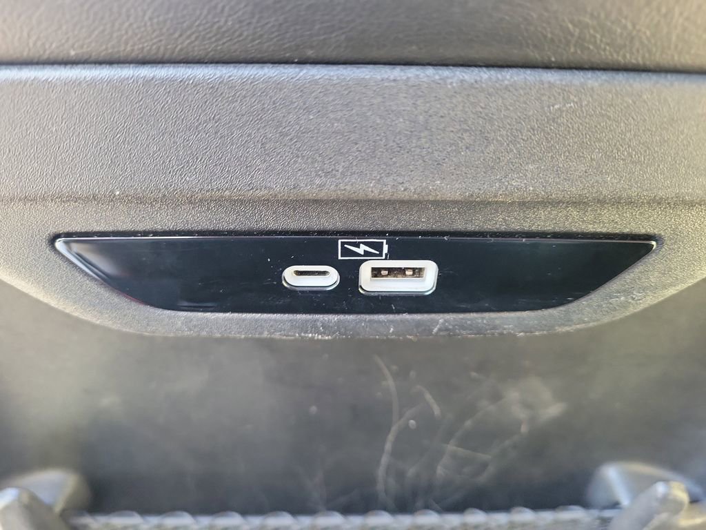 Certified 2023 Chrysler Pacifica Touring-L image 25