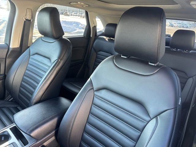 Used 2024 Ford Edge SEL w/ Convenience Package image 9