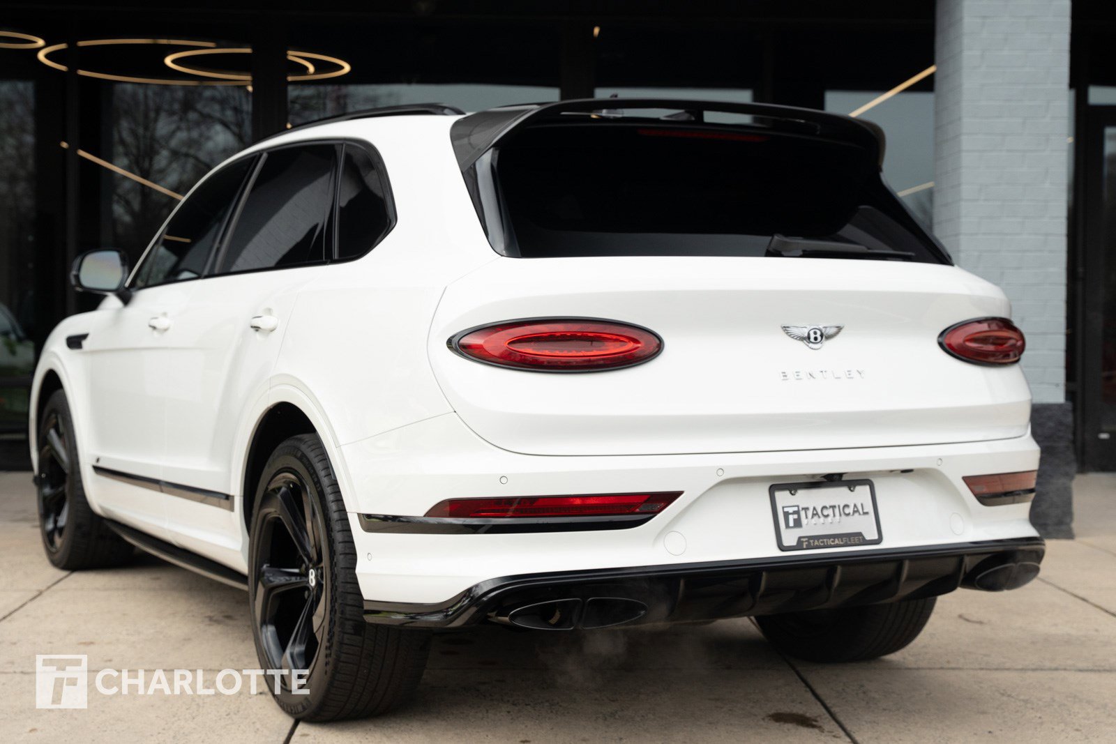 Used 2024 Bentley Bentayga image 13