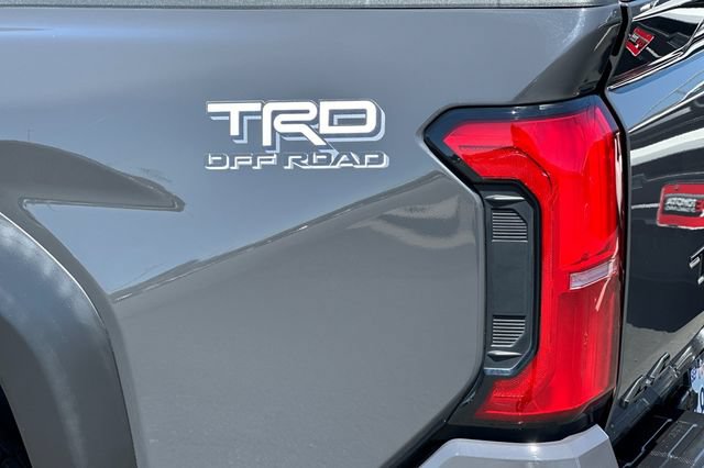Used 2024 Toyota Tacoma TRD Off-Road w/ TRD Off Road Upgrade Package AWD/4WD image 32