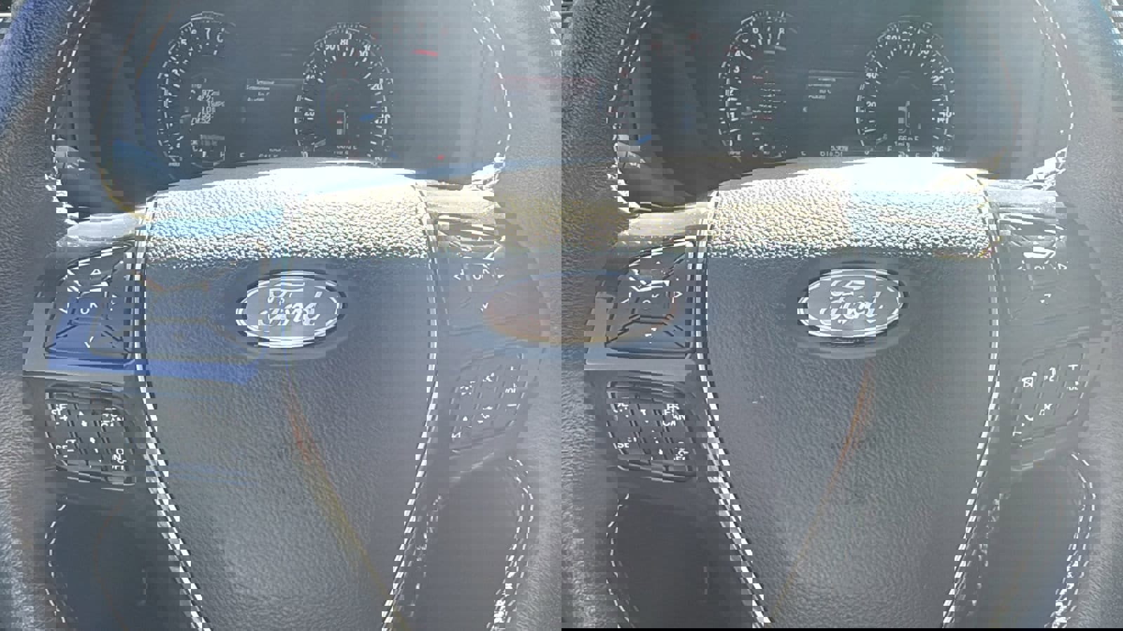 Used 2017 Ford Explorer Platinum image 16