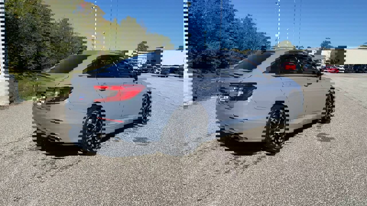 Used 2022 Honda Accord Sport image 9