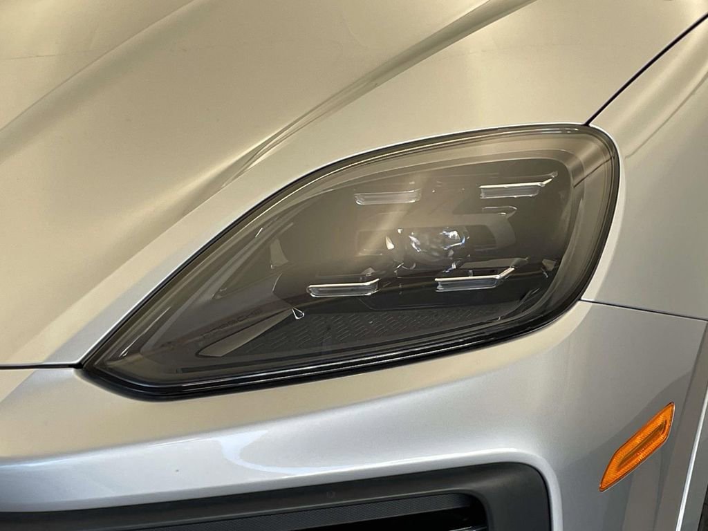 Used 2024 Porsche Cayenne image 15