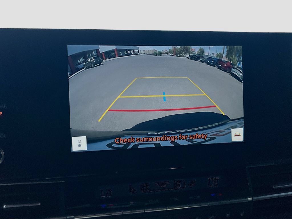 Used 2025 Toyota Sienna Limited FWD image 13