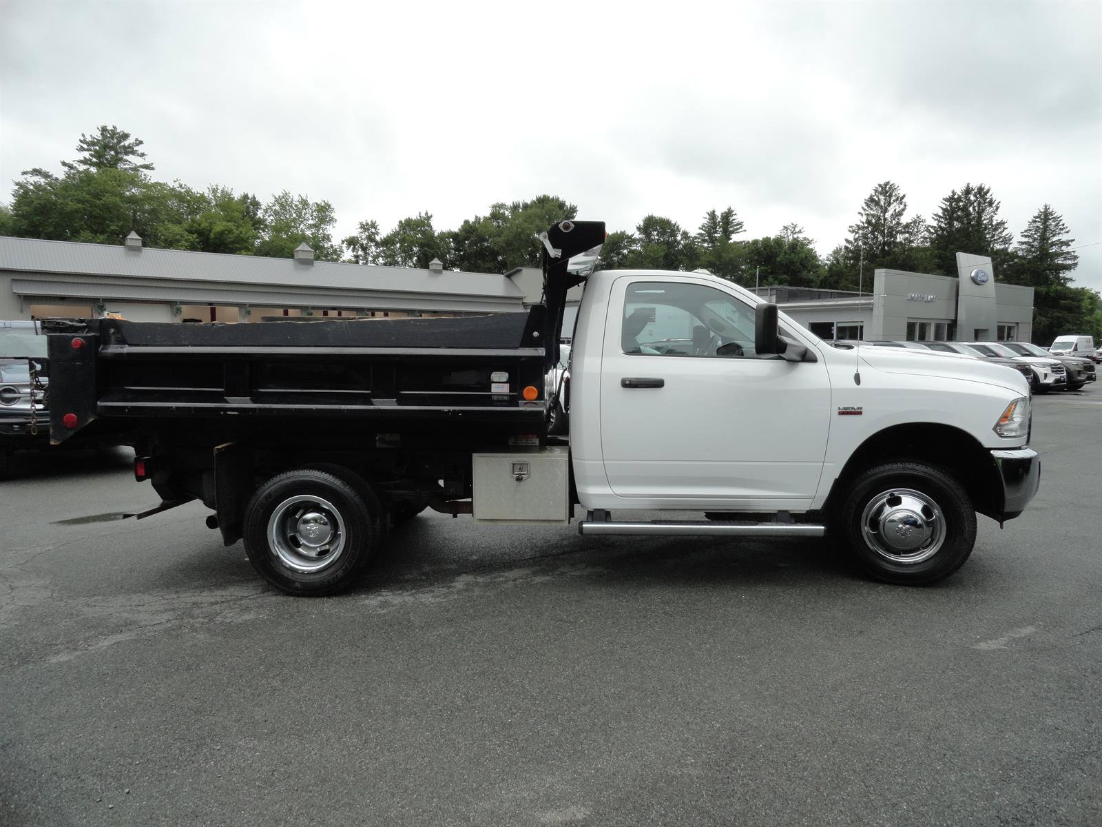Used 2018 RAM 3500 Tradesman w/ Chrome Appearance Group AWD/4WD image 4