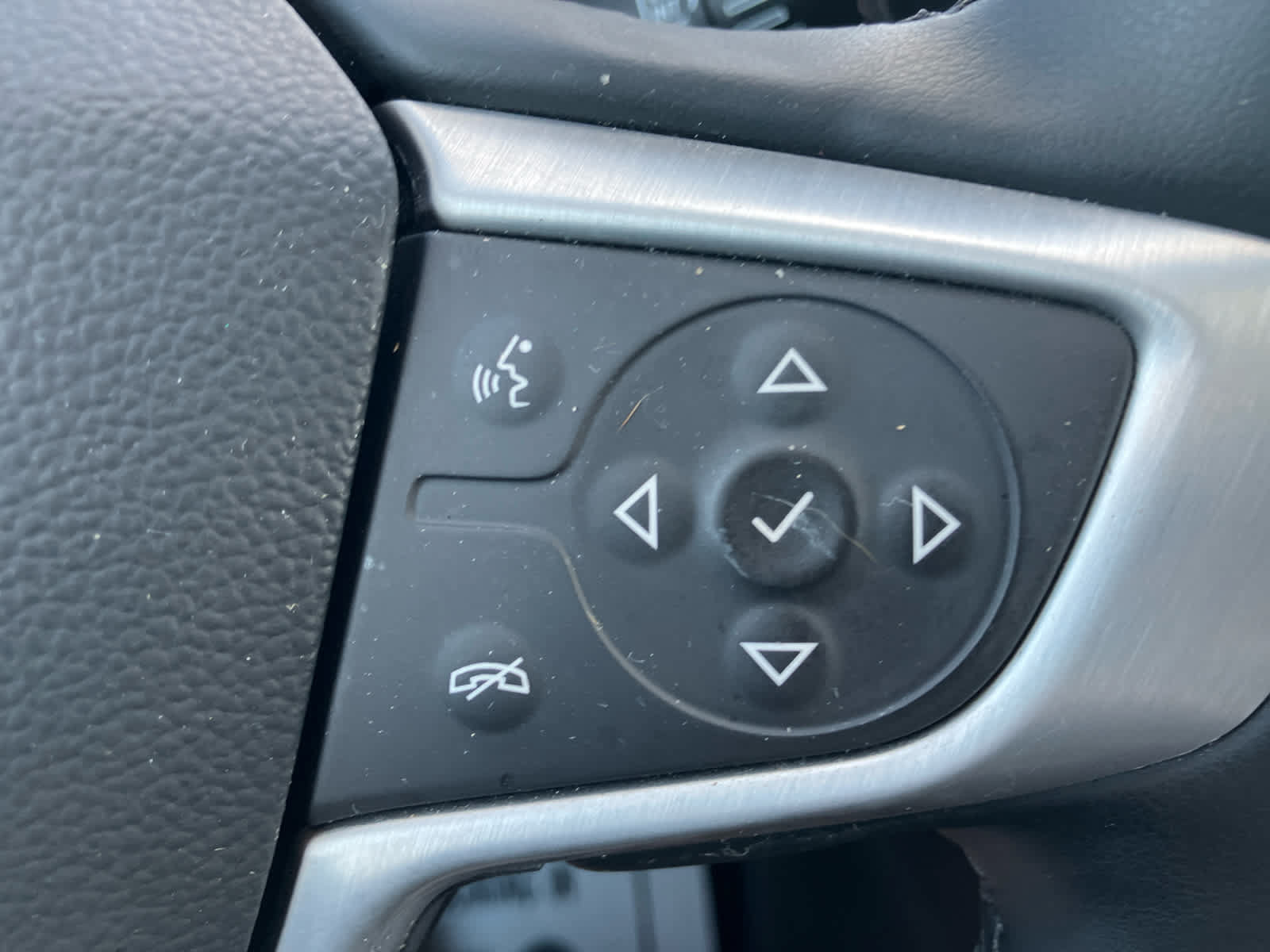 Used 2024 GMC Terrain SLT w/ Tech Package FWD image 20
