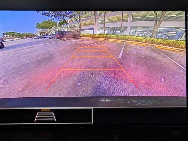 Used 2023 Chevrolet Traverse LT image 14