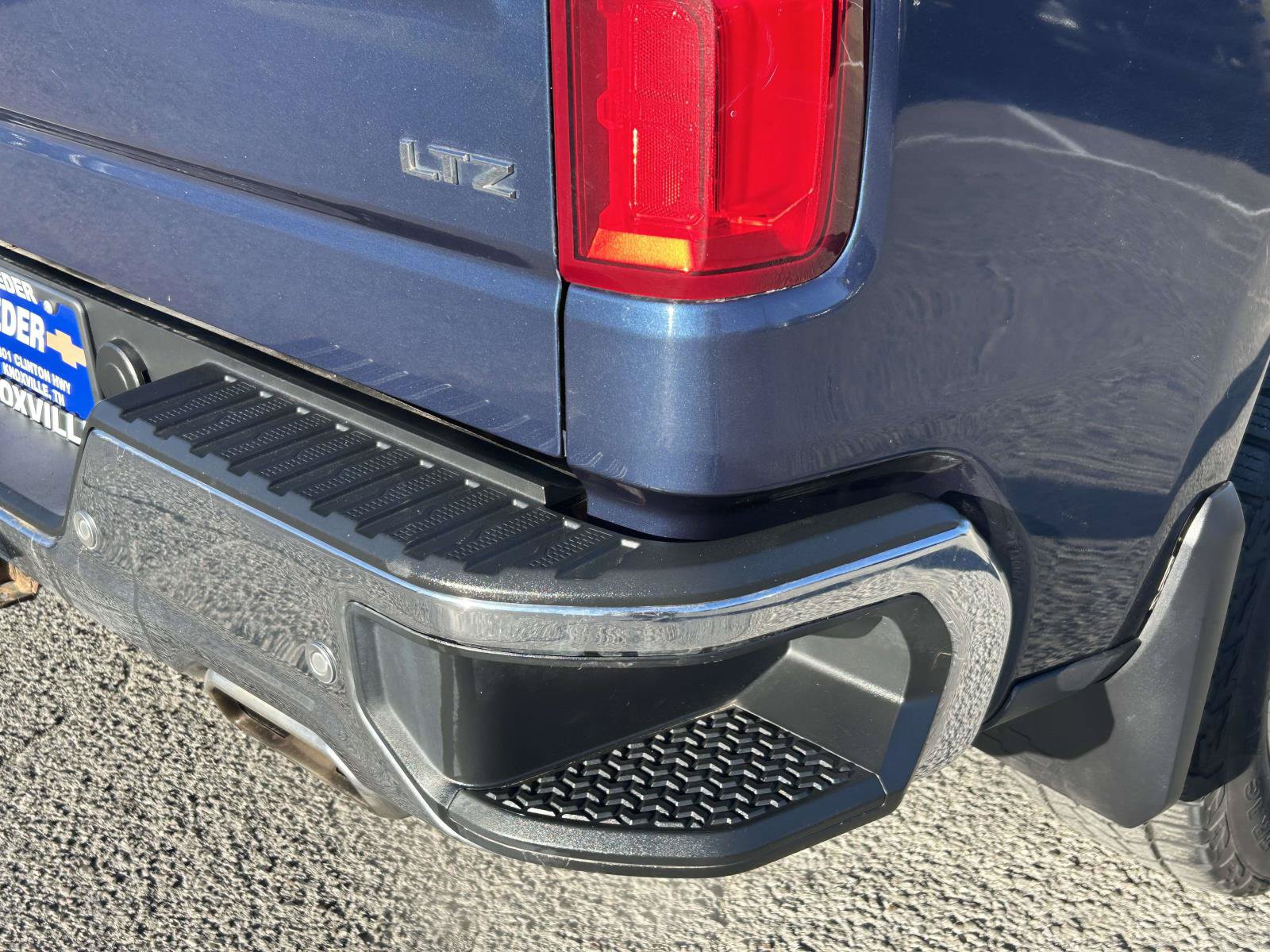 Used 2019 Chevrolet Silverado 1500 LTZ w/ LTZ Plus Package AWD/4WD image 12