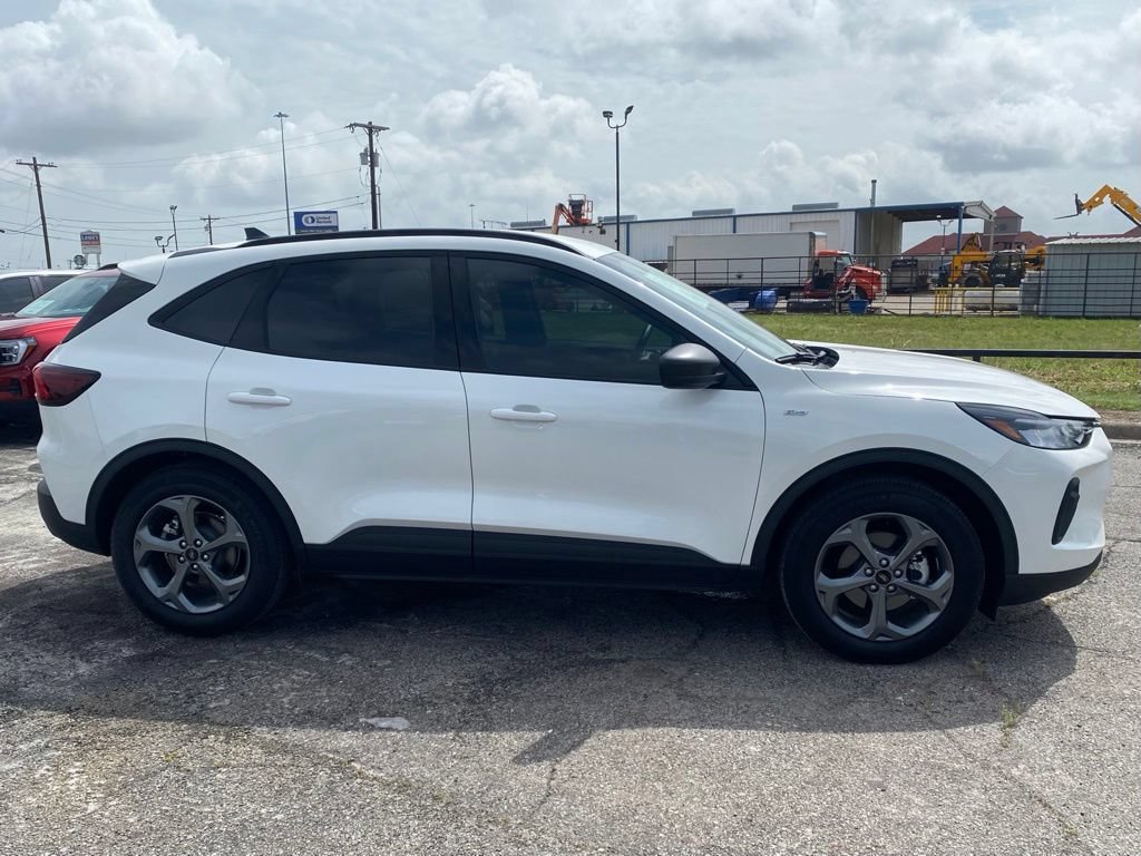Used 2026 Ford Escape ST-Line w/ Tech Pack #1 FWD image 6