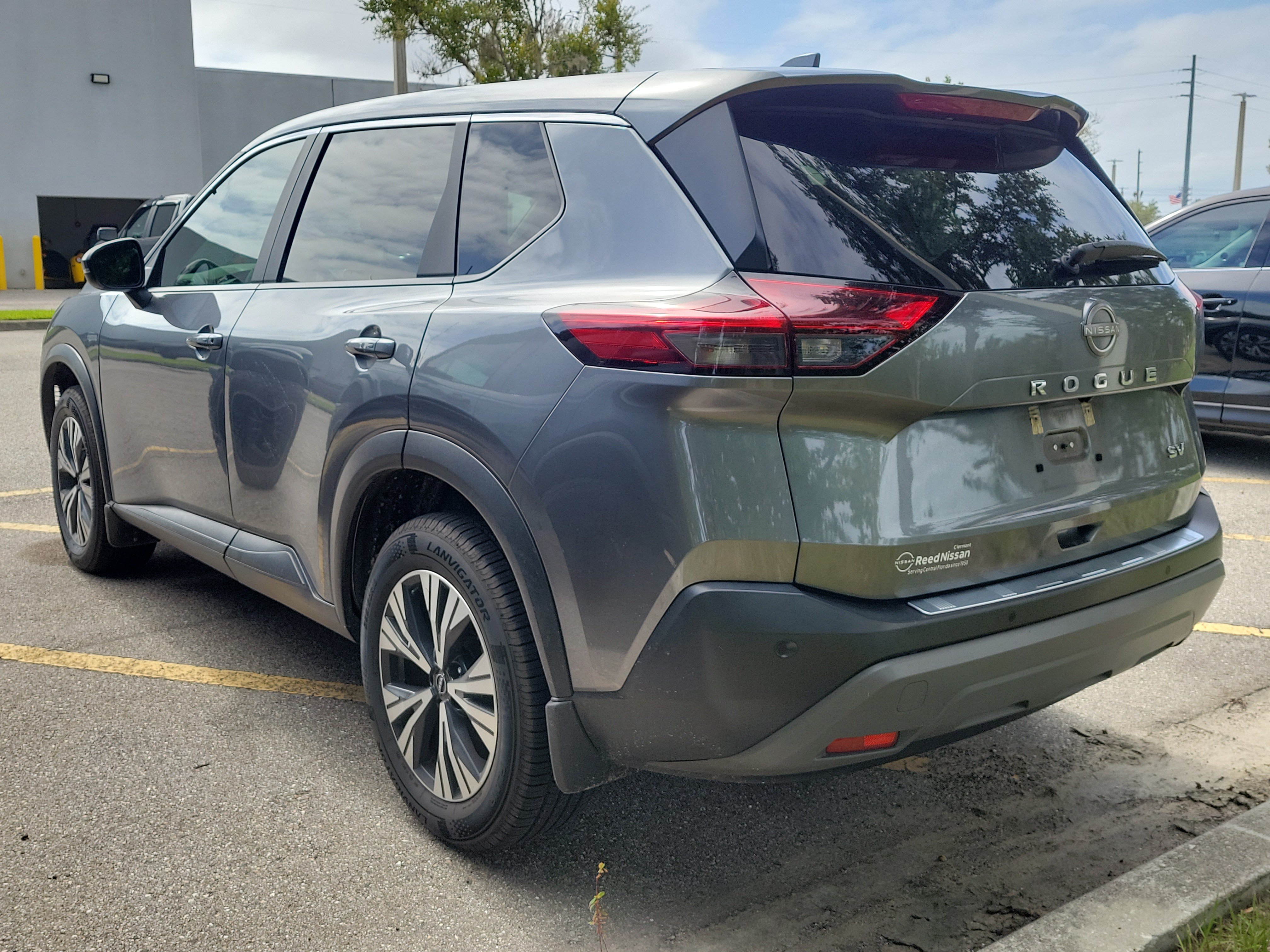 Used 2023 Nissan Rogue SV FWD image 4