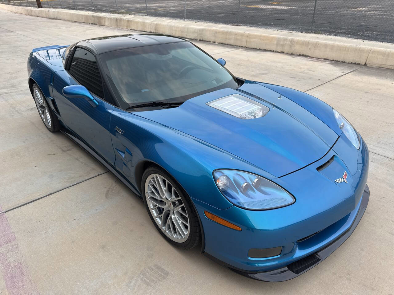Used 2009 Chevrolet Corvette ZR1 w/ Preferred Equipment Group RWD image 7