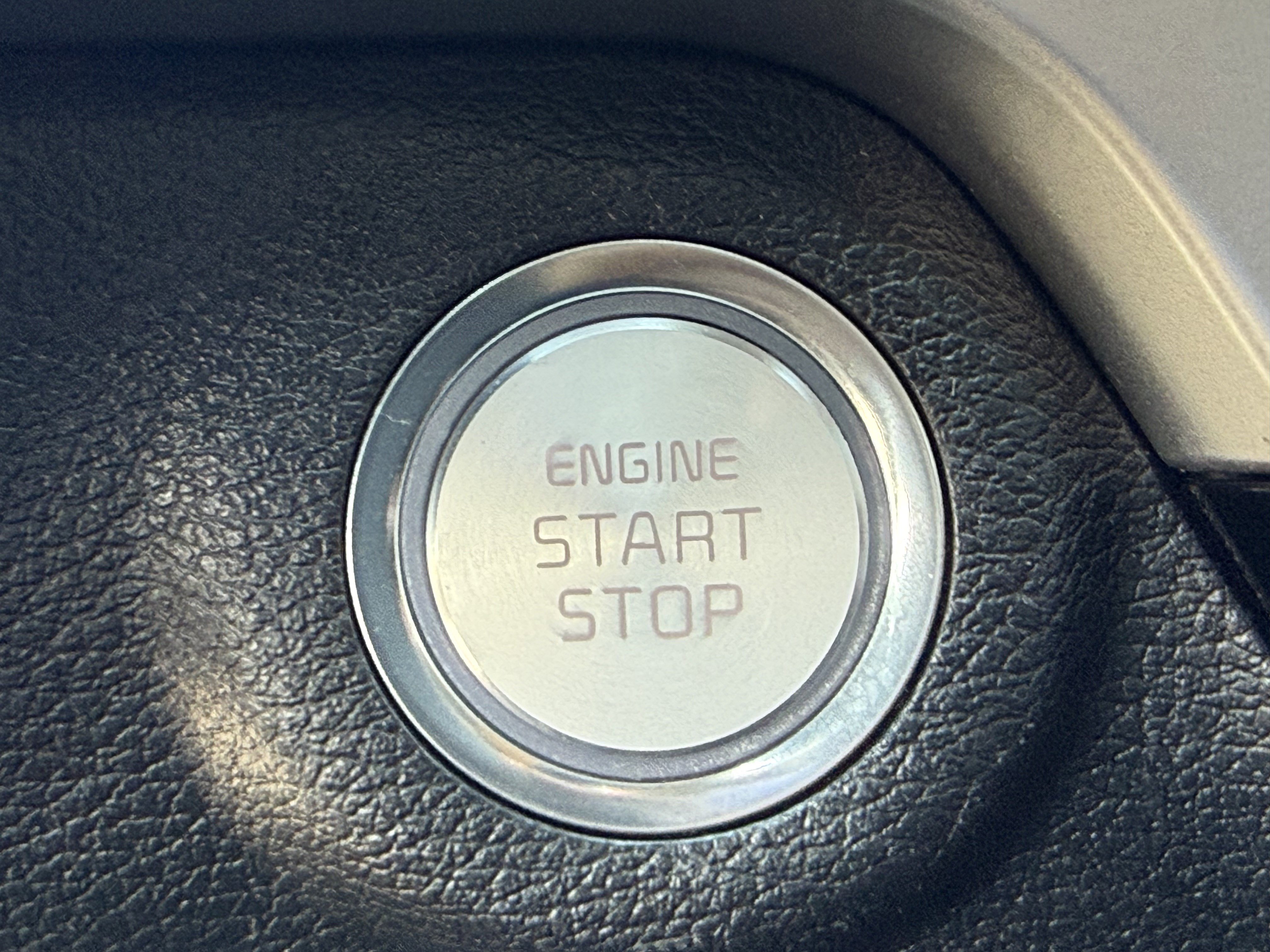 Certified 2025 Kia Telluride LX image 20